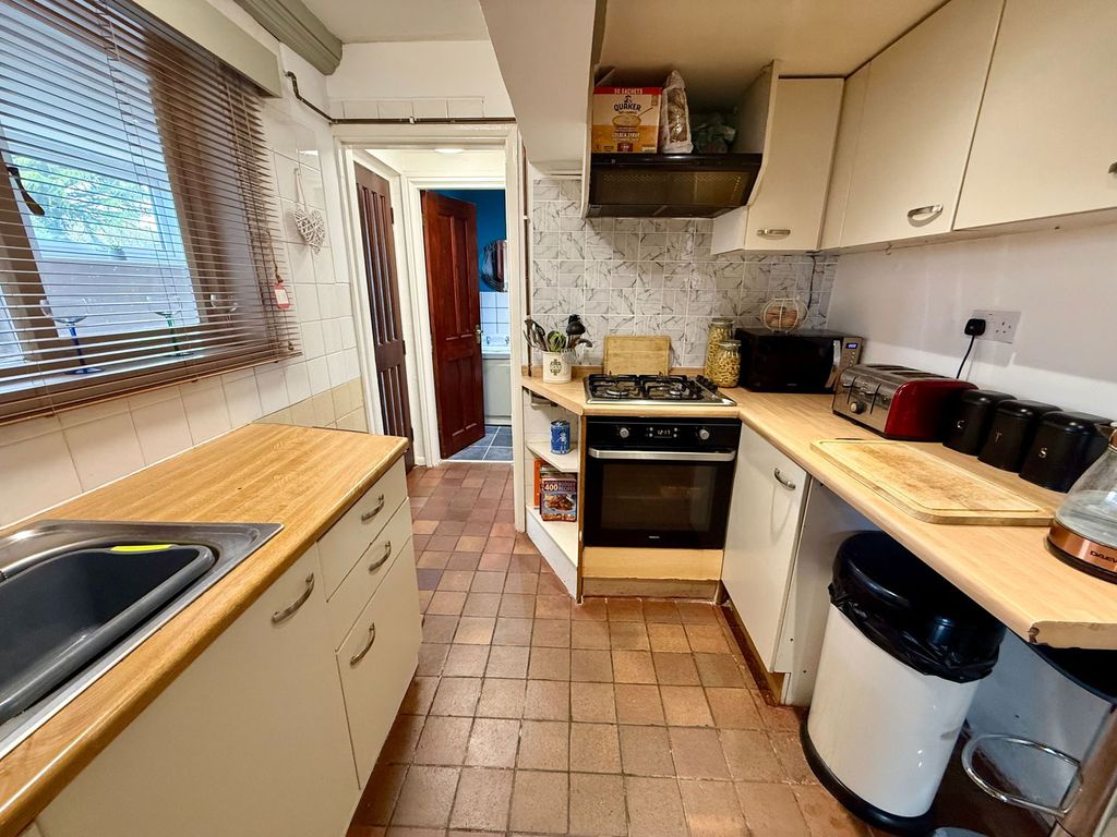Property photo 2 of 21