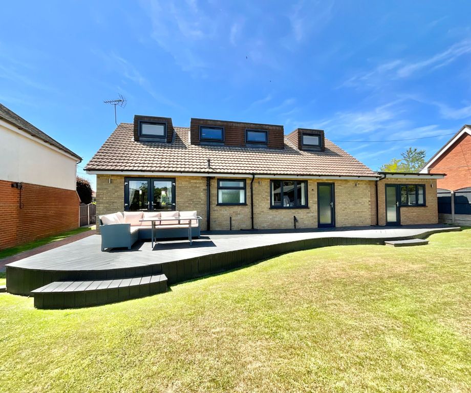 Property photo 2 of 27