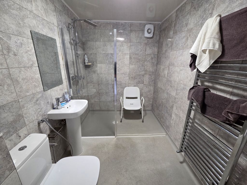 Property photo 3 of 7 Image