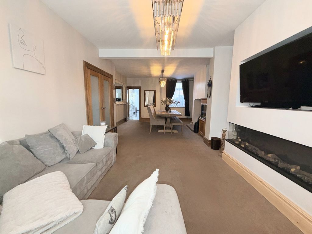 Property photo 2 of 26