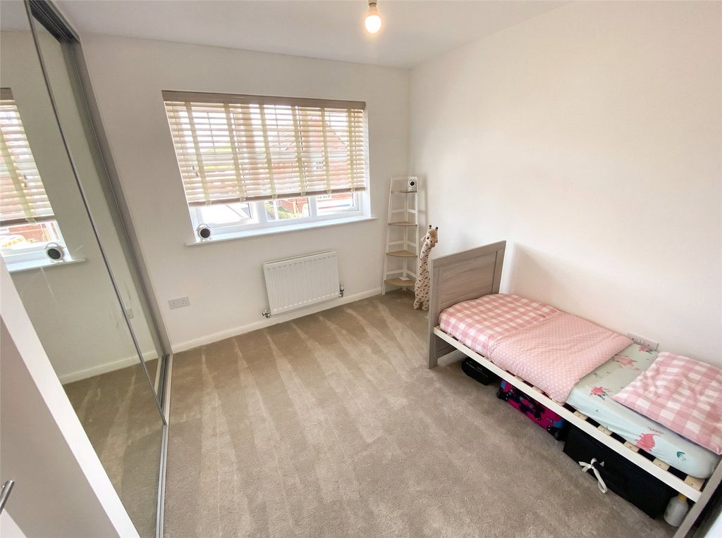 Property photo 3 of 22 Picture No. 35
