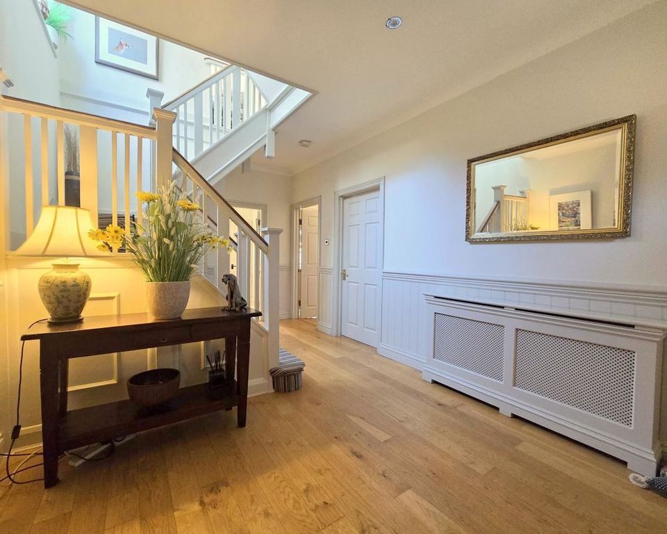 Property photo 2 of 31 Photo 4