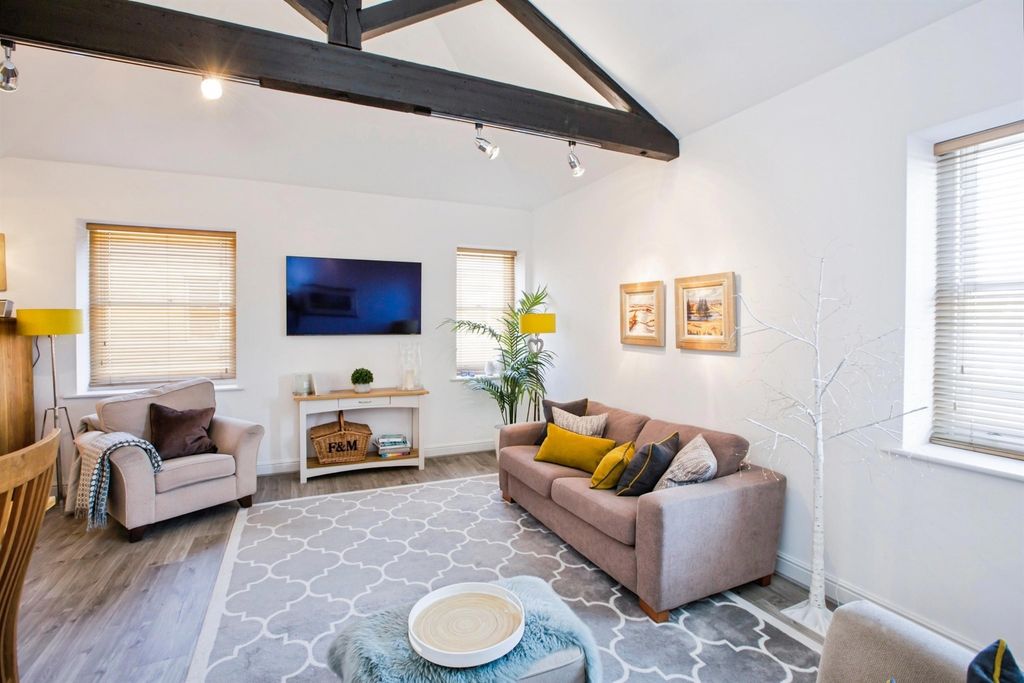 Additional image 3 of 2 bed flat for saleCharlotte Close, Halifax HX1