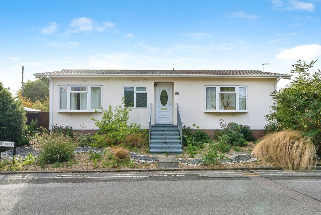 Property photo 1 of 17 Front