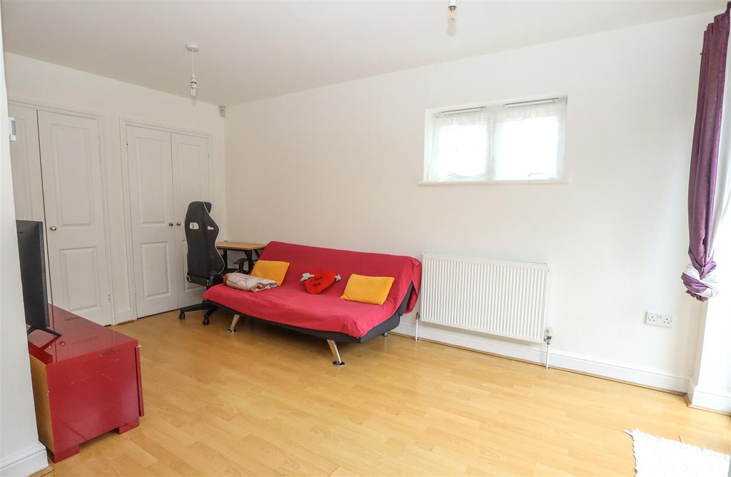 Property photo 3 of 7