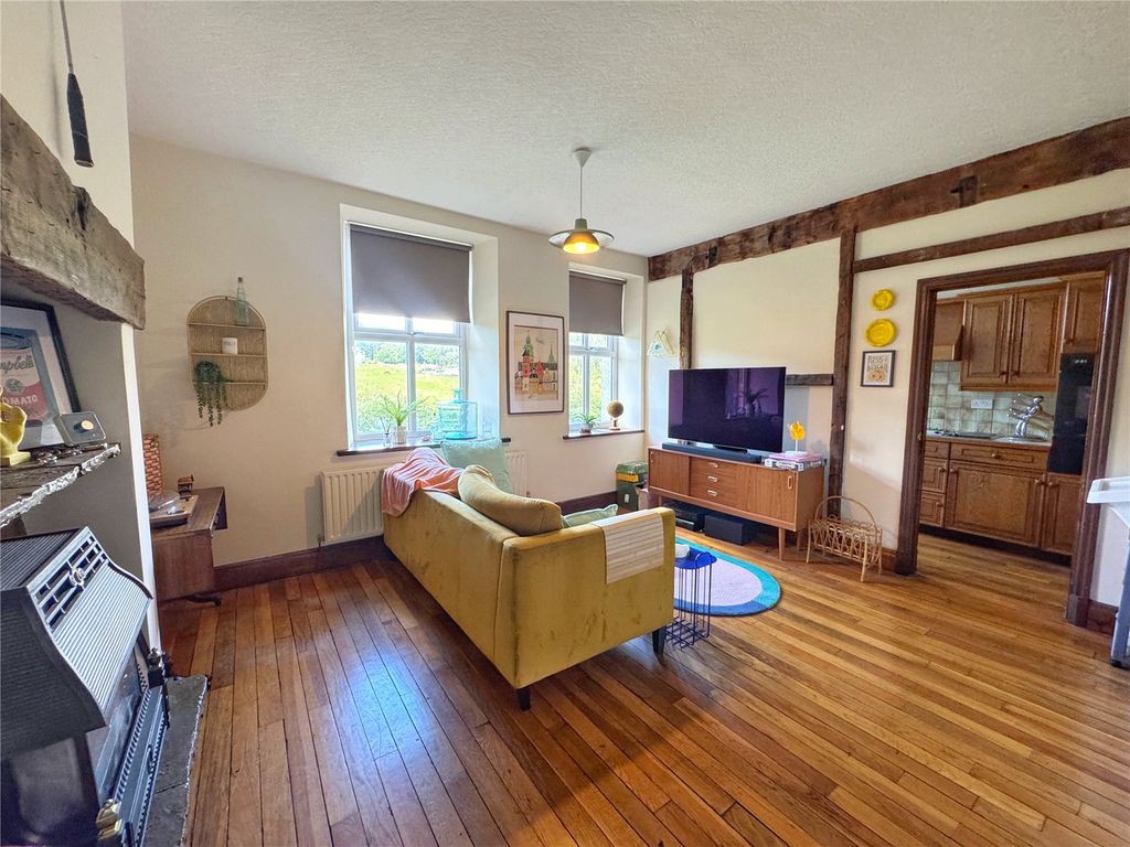 Property photo 2 of 37 Picture No. 20