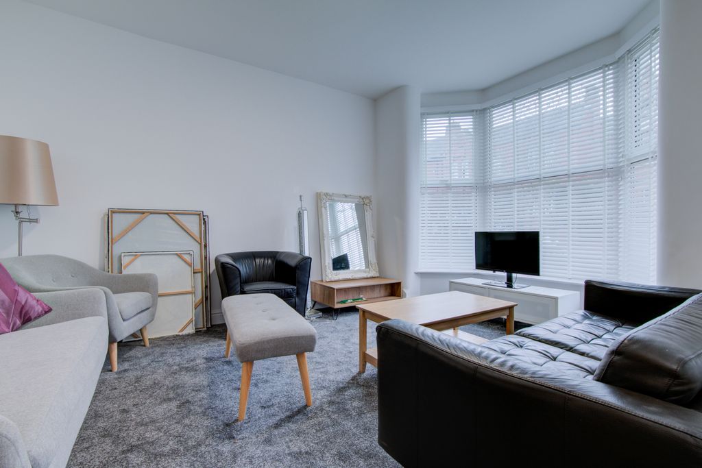 Property photo 3 of 9 Living Room