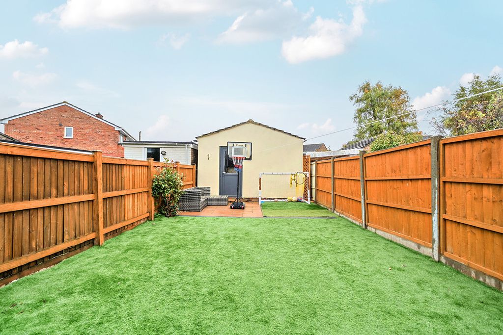 Property photo 2 of 20