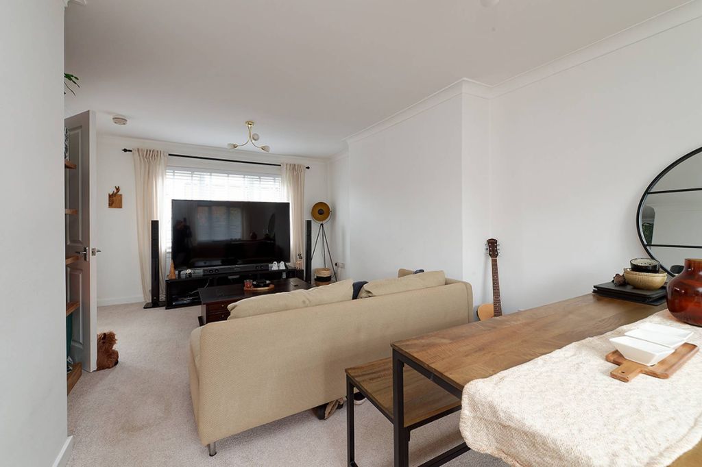 Property photo 2 of 22