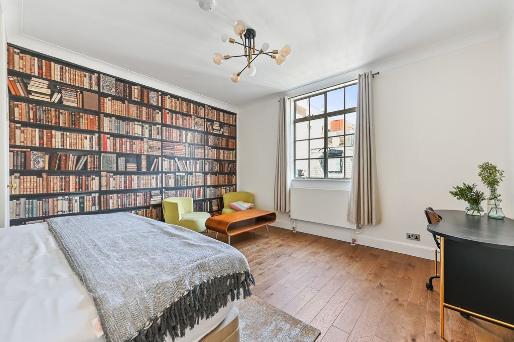 Property photo 2 of 7