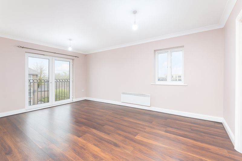 Property photo 2 of 15 Lounge/ Dining Room