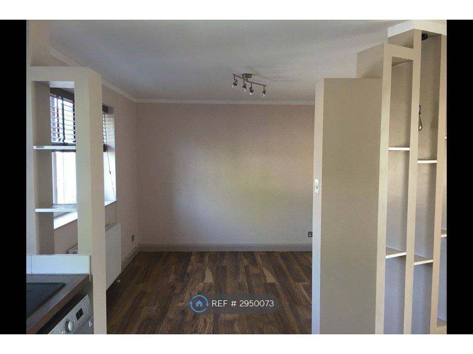 Property photo 3 of 8 Living/Dining