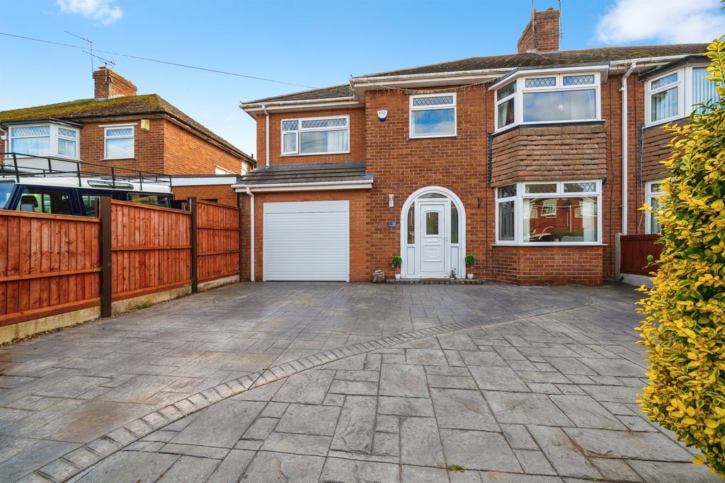 Property photo 2 of 17