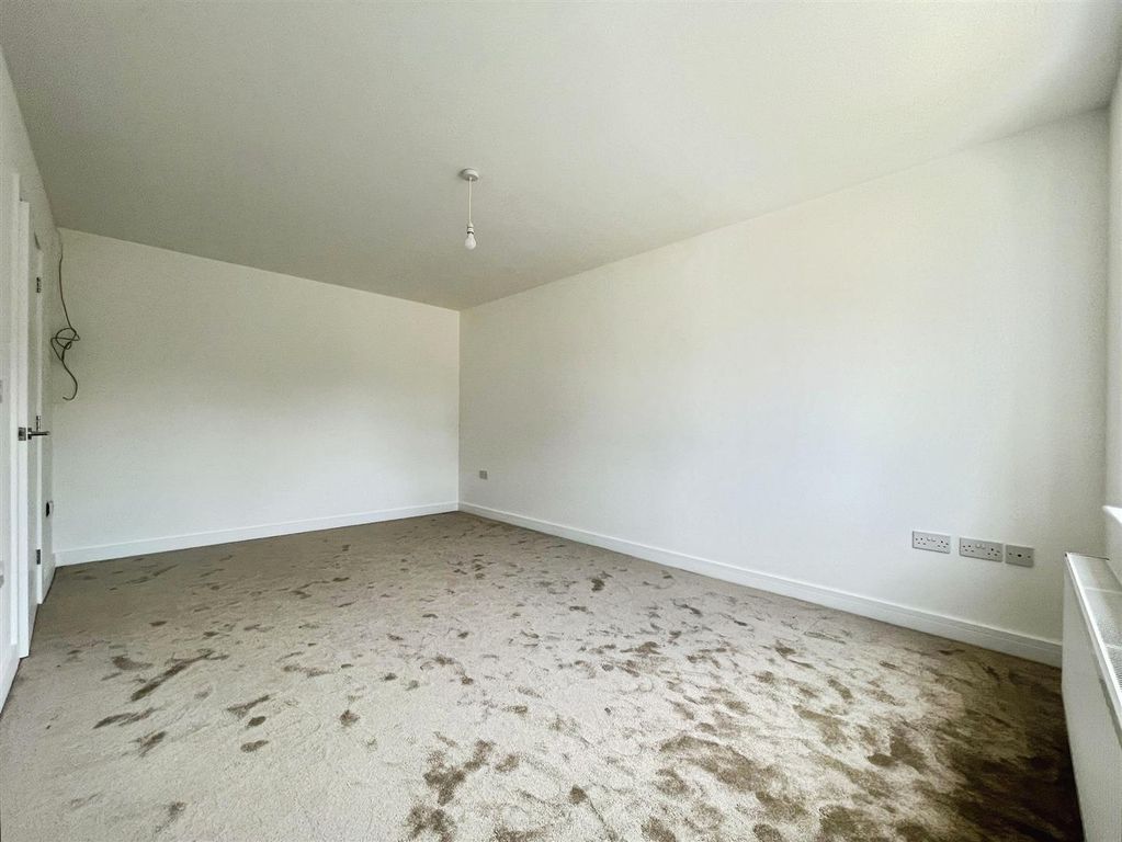Property photo 3 of 20 Living Room