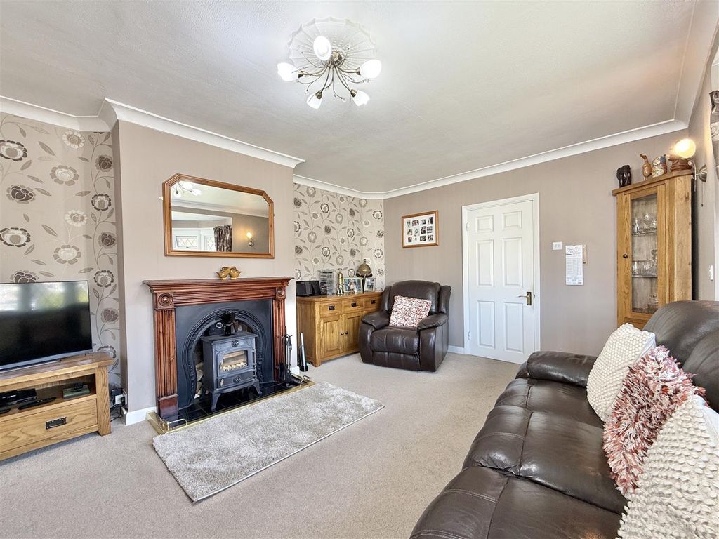 Property photo 2 of 21 Lounge.Jpeg