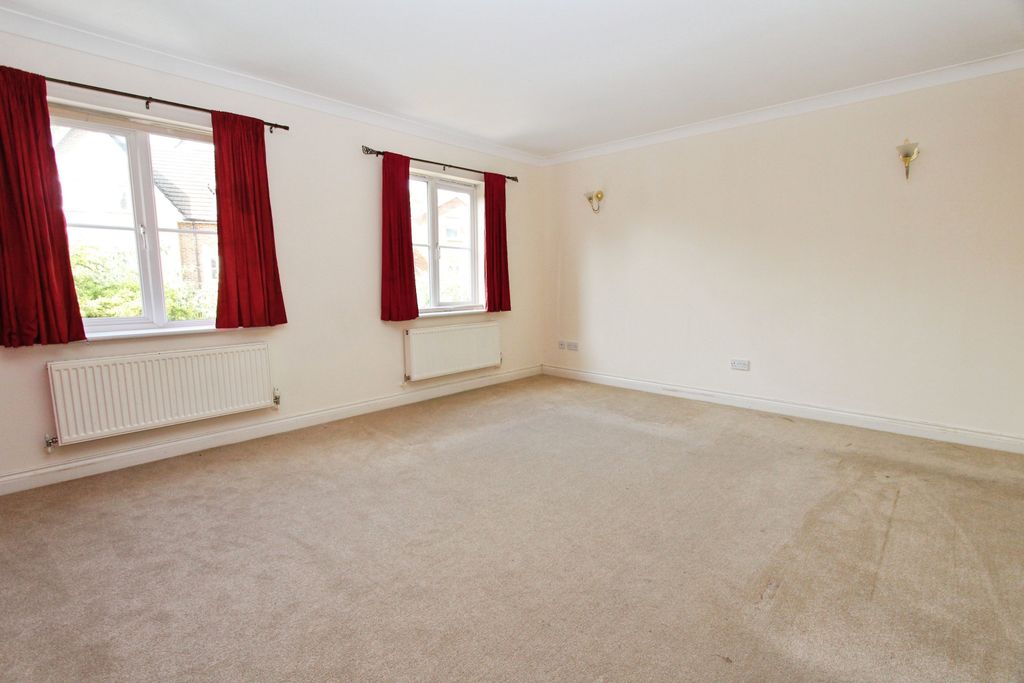 Property photo 3 of 18