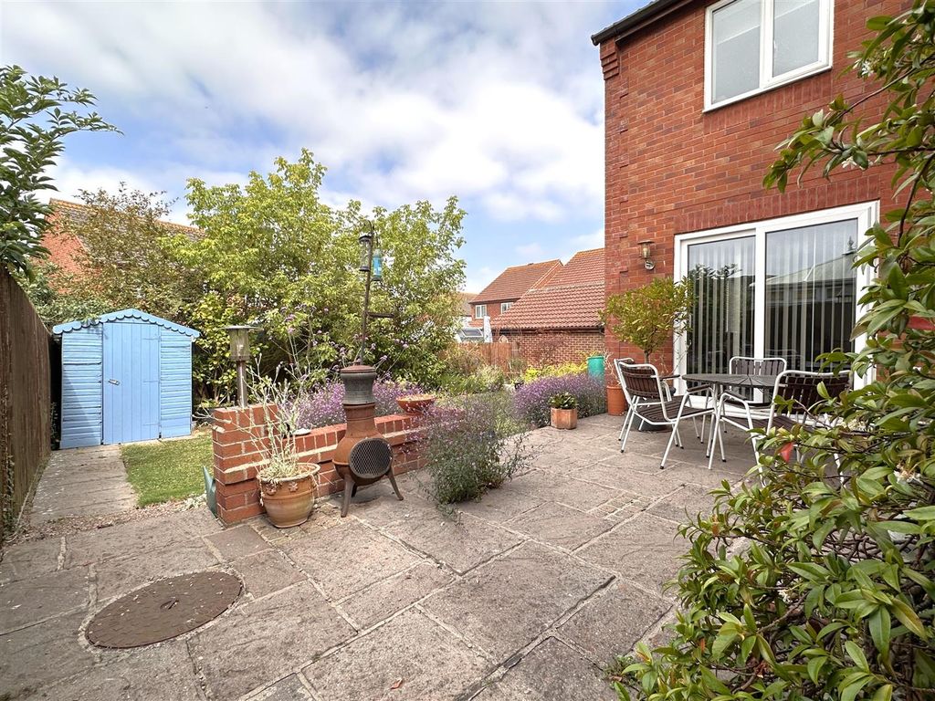 Property photo 3 of 27 Rear Garden 070