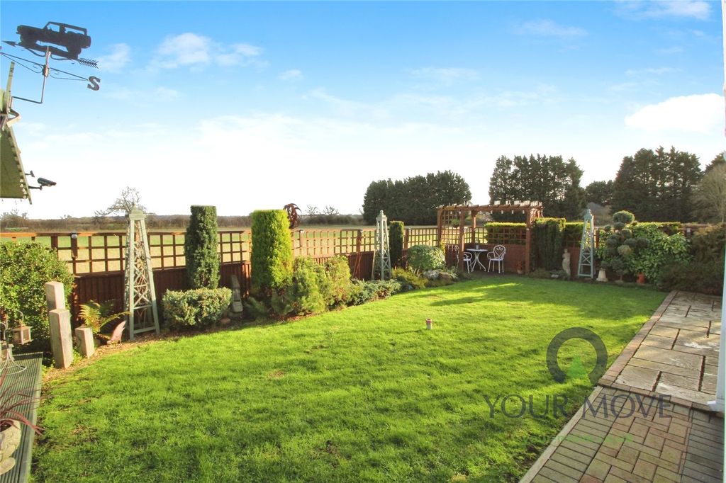 Property photo 3 of 21 Garden