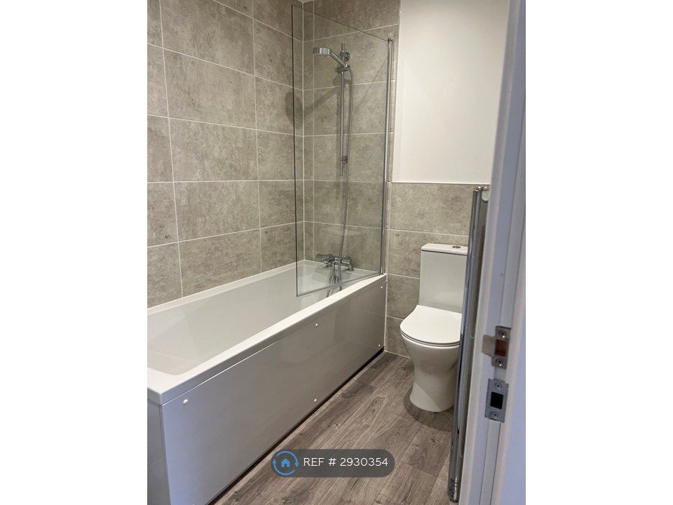 Property photo 3 of 7 Bathroom