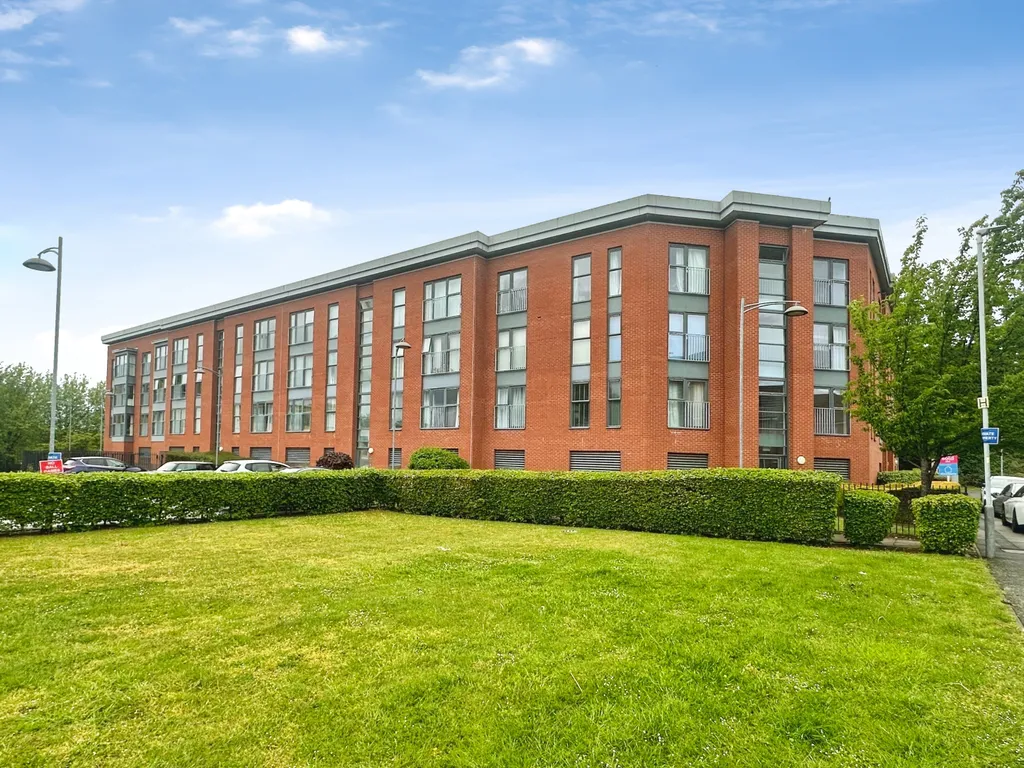 Rothesay Gardens, Wolverhampton WV4 - View 3