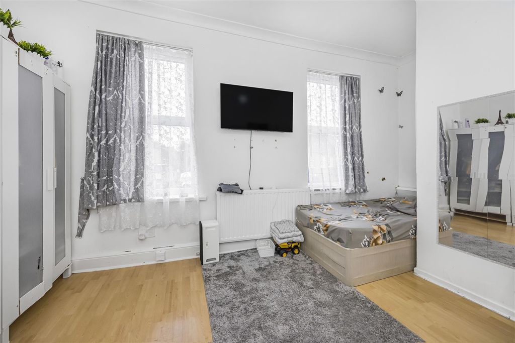 Property photo 2 of 11 2