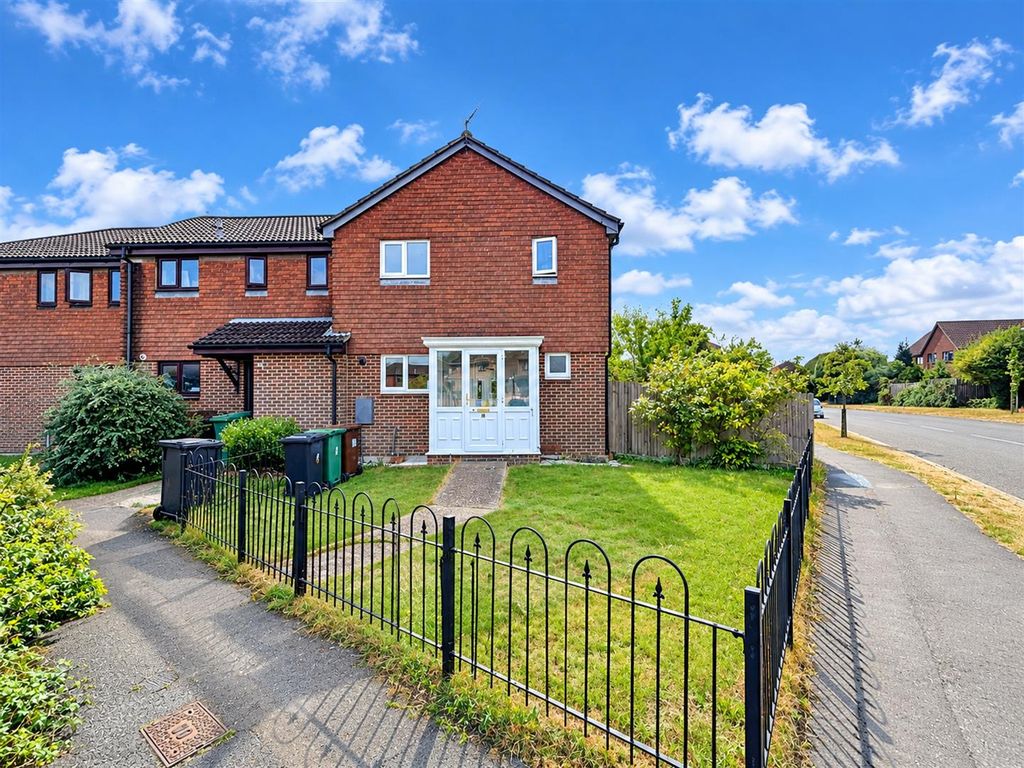 Property photo 1 of 23 4 Carisbrooke Close.Png