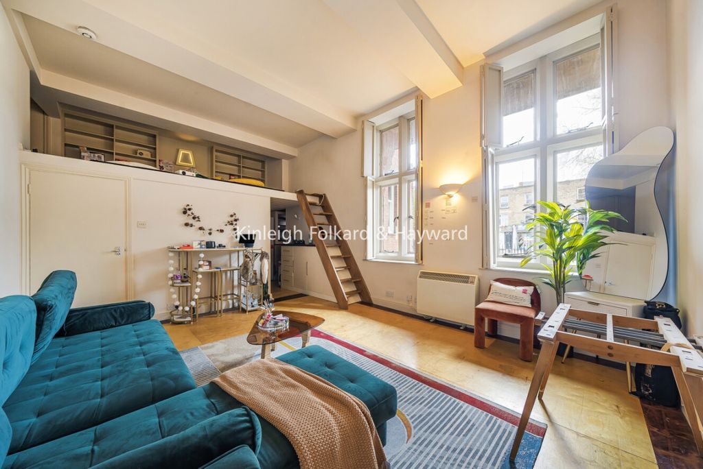 Property photo 2 of 12 A0A32881-8ba5-476c-A