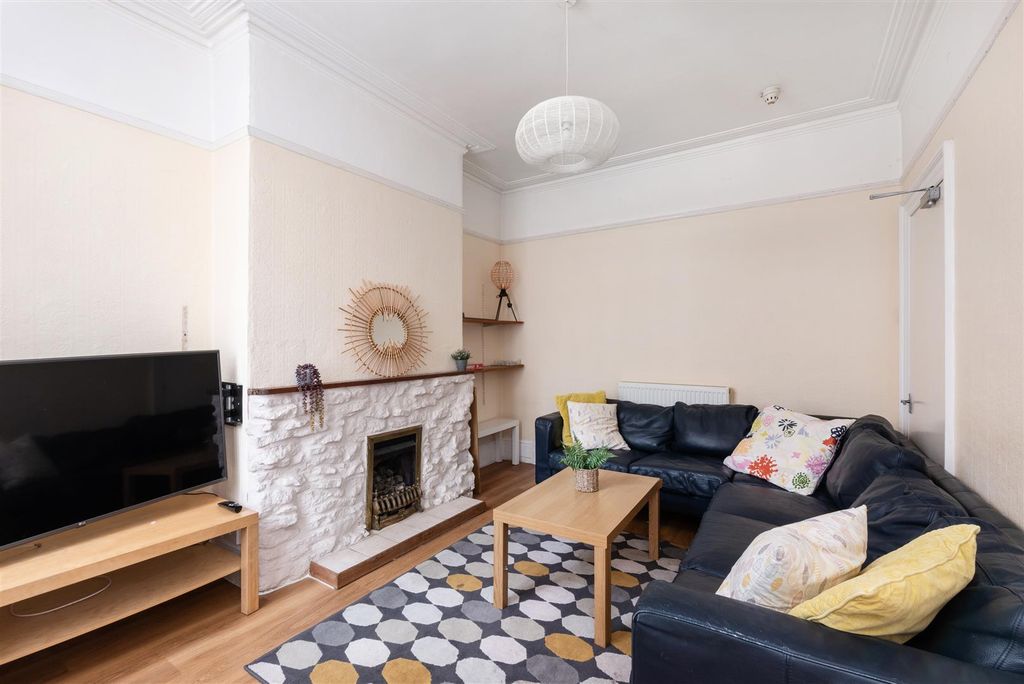 Property photo 2 of 22 99 Wells Road, Bath BA2 3An-2.Jpg