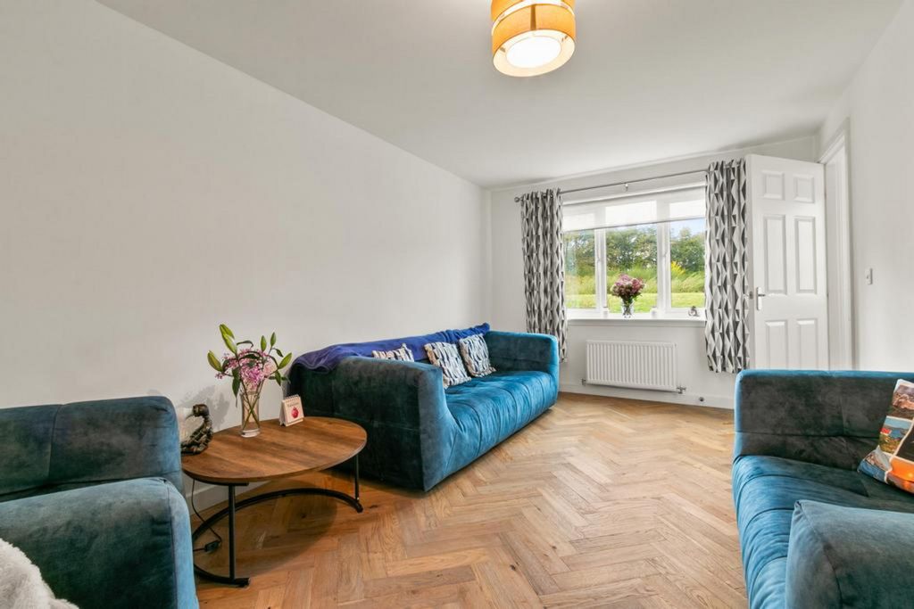 Property photo 2 of 33