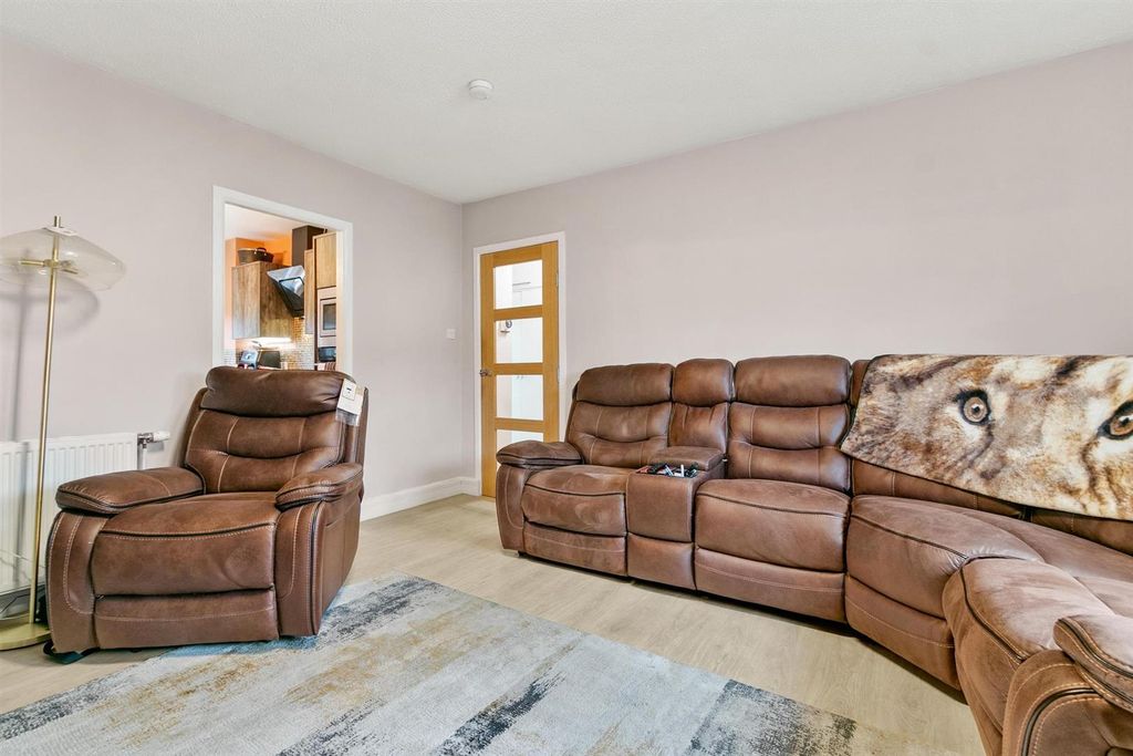 Property photo 2 of 24
