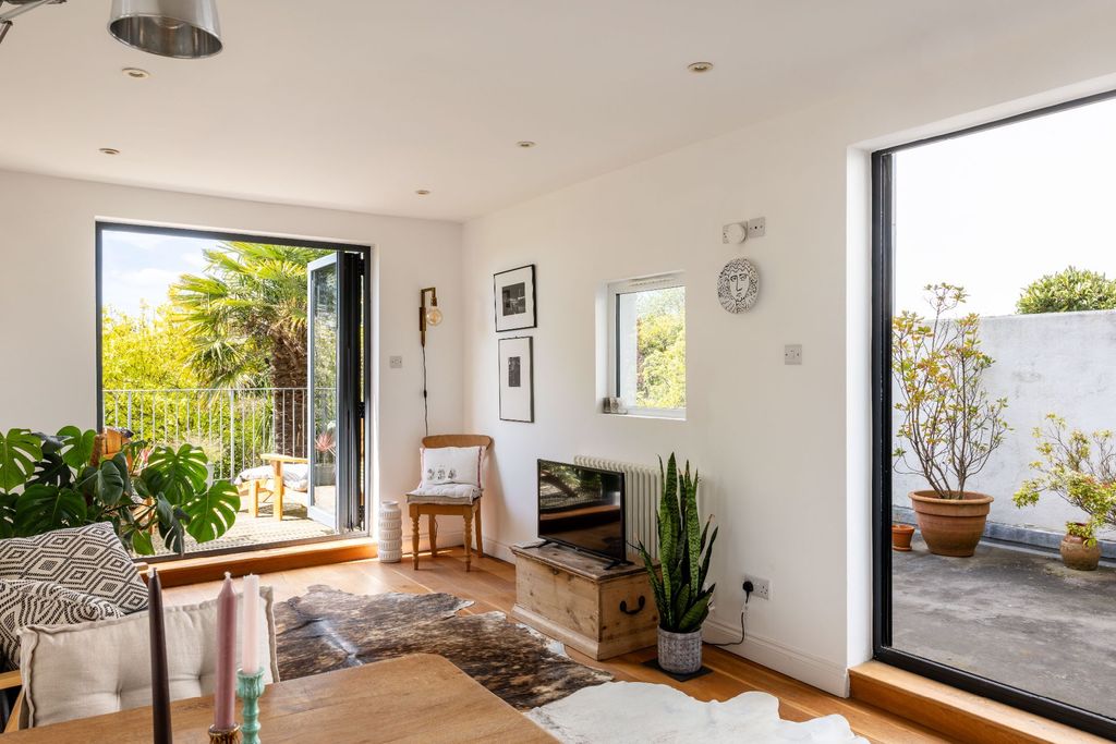 Property photo 1 of 49