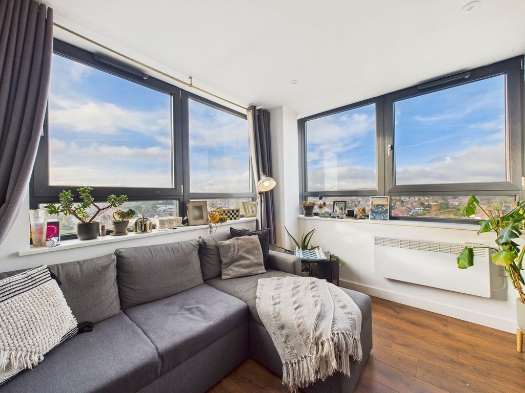 Property photo 3 of 8