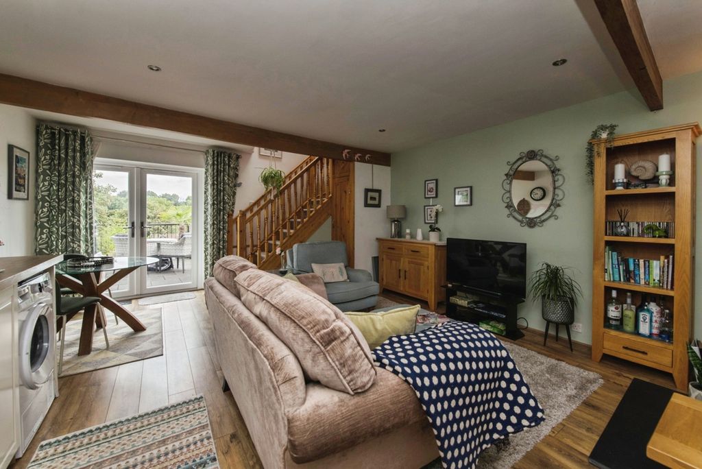 Property photo 2 of 20 Pbox-Img.Jpg