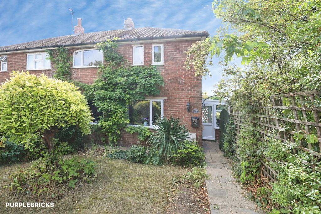 Property photo 2 of 27