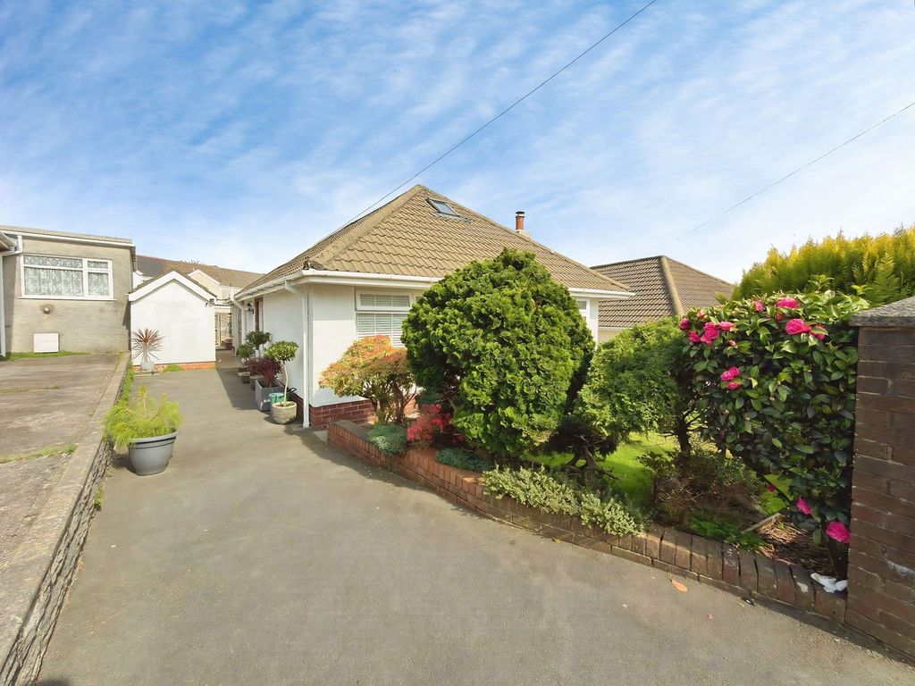 Property photo 2 of 31