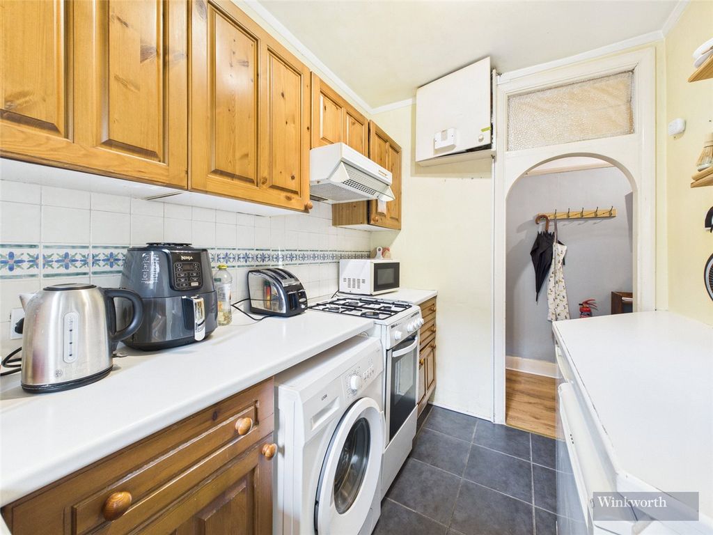 Property photo 3 of 11 Picture No. 12