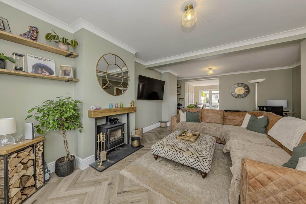 Property photo 2 of 21