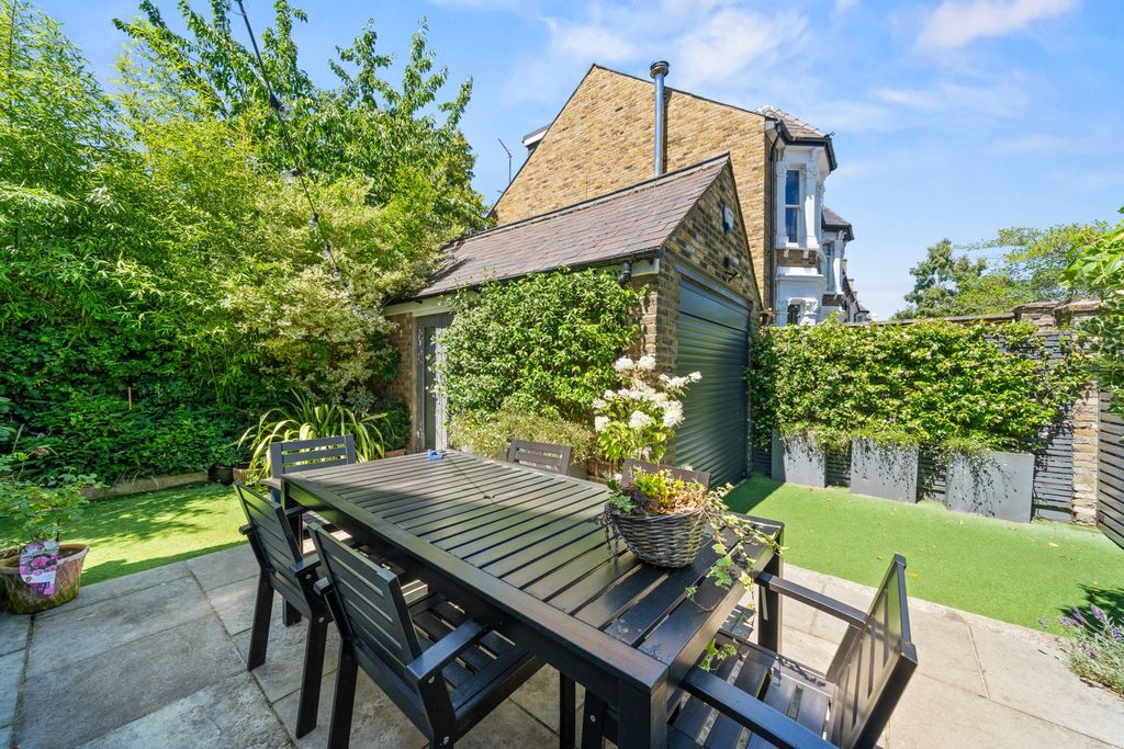 Property photo 2 of 15