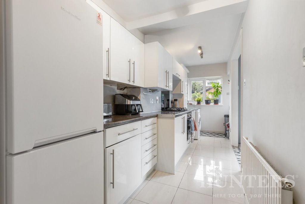 Property photo 2 of 17 76 Tynemouth Drive En1 4Lt-10 Edited.Jpg