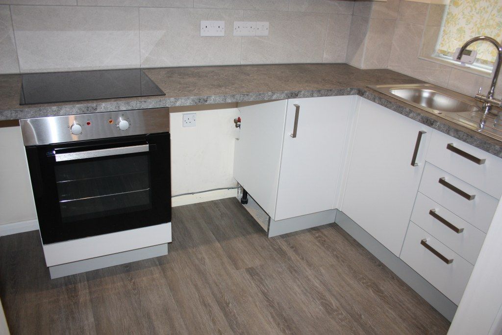 Property photo 2 of 7 Kitchen