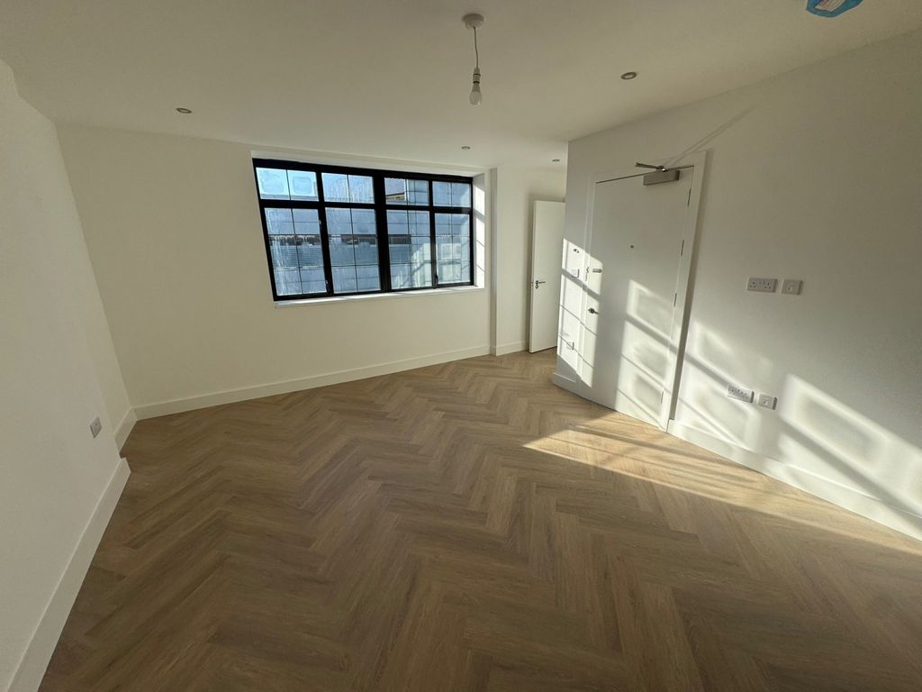 Property photo 2 of 5 Gallery