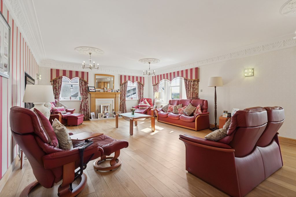 Property photo 2 of 51