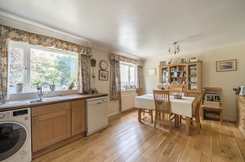 Property photo 3 of 16 1327589-3-687E2Fe...