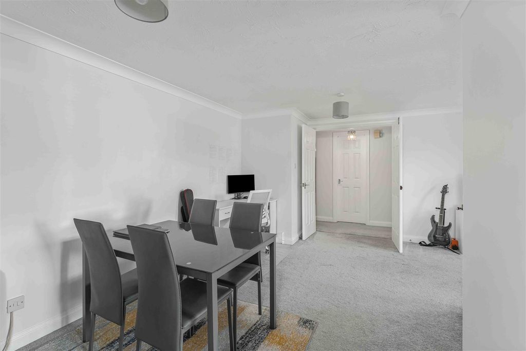 2 bed flat for saleCoopers Gate, Banbury OX16 photo 5