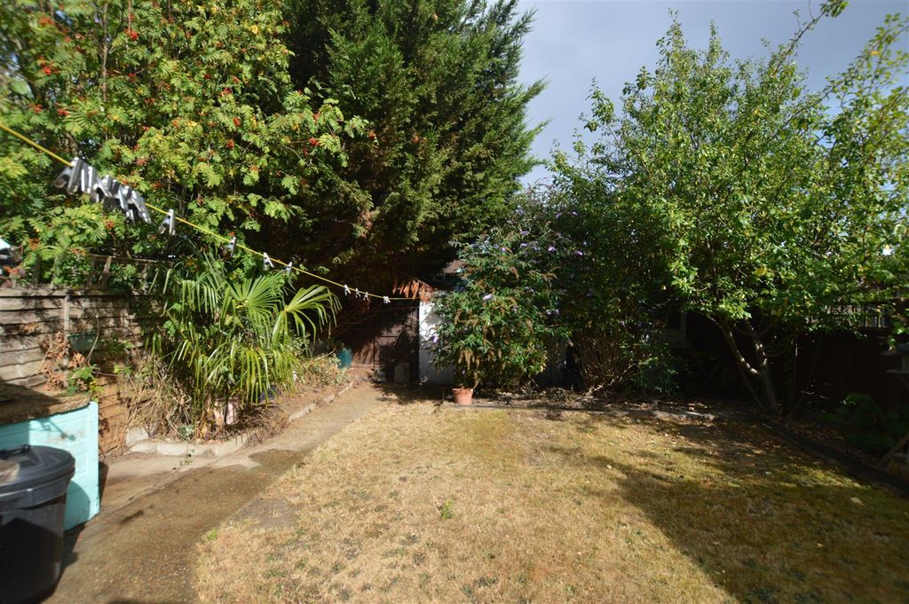 Property photo 3 of 10 32 The Ridge Gdn 2.Jpg