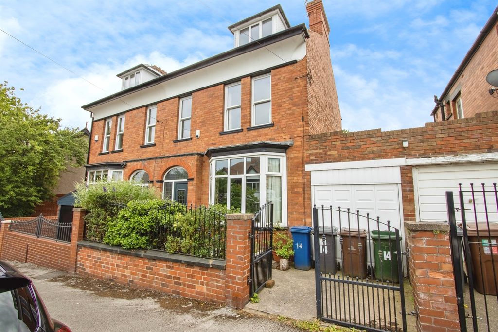 Property photo 1 of 17