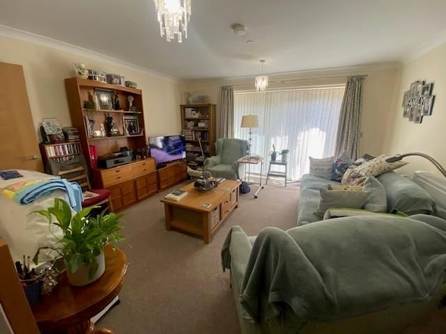 Property photo 2 of 11 Living Room
