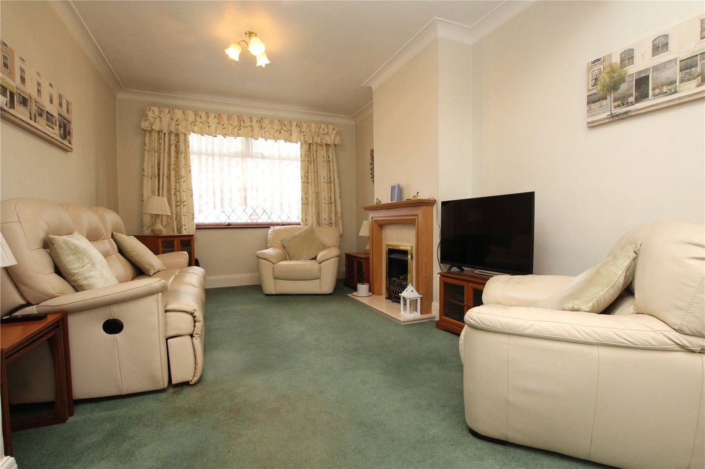 Property photo 3 of 17 Picture 3