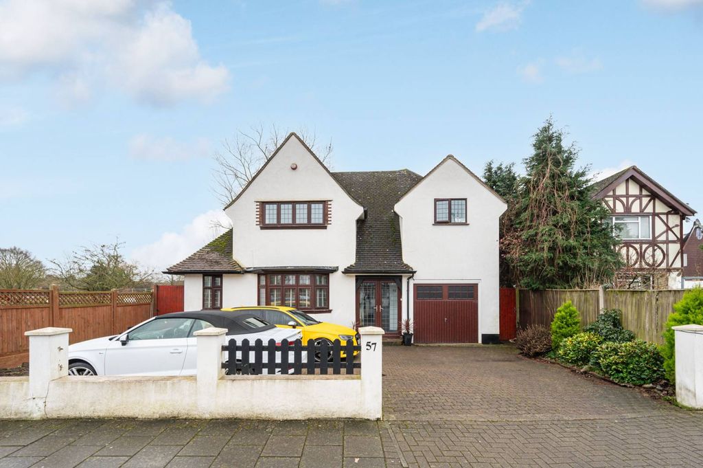 Property photo 2 of 27