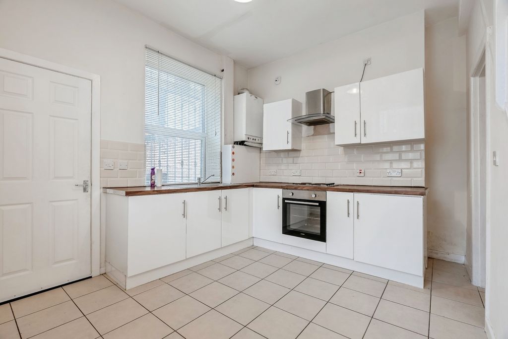 Property photo 3 of 12 Pbox-Img.Jpg